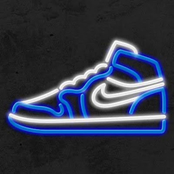 Meet your Posher, Anna - Picture 1 of 1